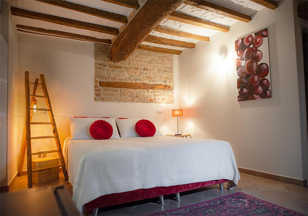 Il Giardino Sul Tetto B&B Guarene Buitenkant foto